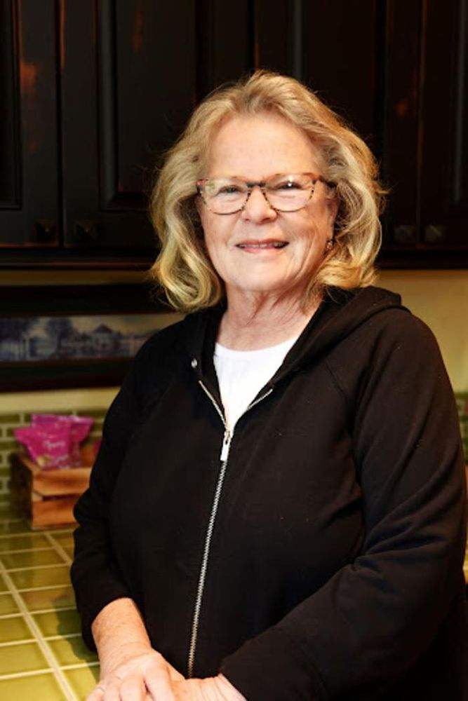 KAREN VOLK Updated August 2024 72 Photos 448 SE Chadwick St