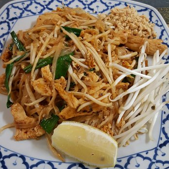 Tom Yum - Chicken pad thai - Thai Near Me - Surprise, Arizona