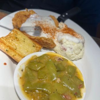 Razzoo's Cajun Cafe - Cajun Fried Chicken - Cajun/Creole Near Me - Cedar Hill, Texas Razzoo's Cajun Cafe - Cajun Fried Chicken - Cajun/Creole Near Me - Cedar Hill, Texas