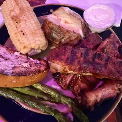 Sideline Sports Bar & Grill - Bbq is so amazing and I can't stop myself from eating everything this gentleman makes !!