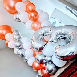 Balloons with Mel - Columna
