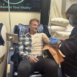 Drip Suites Irvine - Cozy massage chair, eye mask, pillows and blanket!