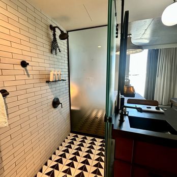 Tommie Austin - JDV by Hyatt - Room 505 - Hotels Near Me - Austin, Texas Tommie Austin - JDV by Hyatt - Room 505 - Hotels Near Me - Austin, Texas
