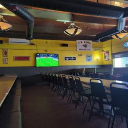 Pizza House - Main dinning room. Includes 2 other tvs not pictured.