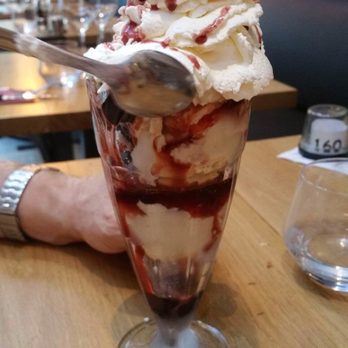 Le Bistrot Gourmand - Cherry milkshake - Bistros Near Me - Limoges, 87 Le Bistrot Gourmand - Cherry milkshake - Bistros Near Me - Limoges, 87