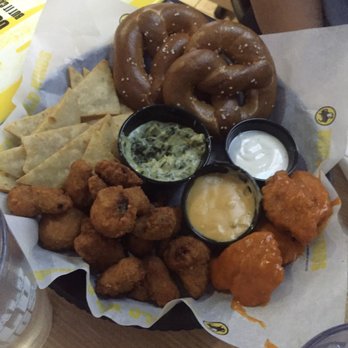 Buffalo Wild Wings - Sampler plate - Sports Bars Near Me - Henderson, Nevada