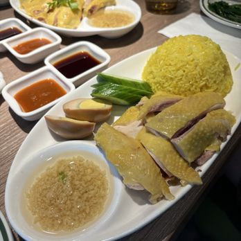 Mom Kitchen - Hainan Chicken Combo Plate - Hong Kong Style Cafe Near Me - San Diego, California Mom Kitchen - Hainan Chicken Combo Plate - Hong Kong Style Cafe Near Me - San Diego, California