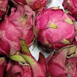 Mesai Asian Market - Dragon fruits. light sweetness and flavor like pear cross with kiwi