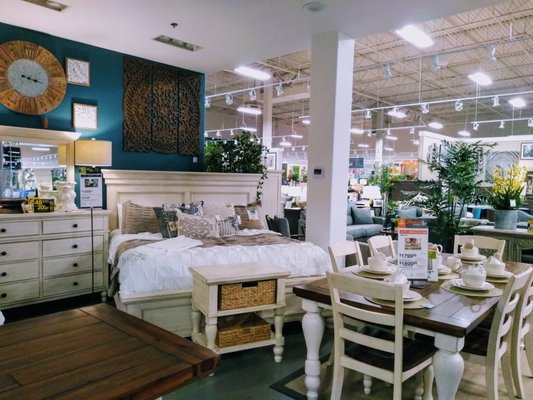 Ashley HomeStore 8515 S Emerald Dr Tempe, AZ Furniture Stores - MapQuest