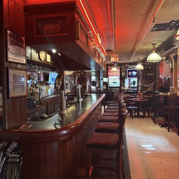 Pizzeria Due - Bar area - Pizza Near Me - Chicago, Illinois Pizzeria Due - Bar area - Pizza Near Me - Chicago, Illinois