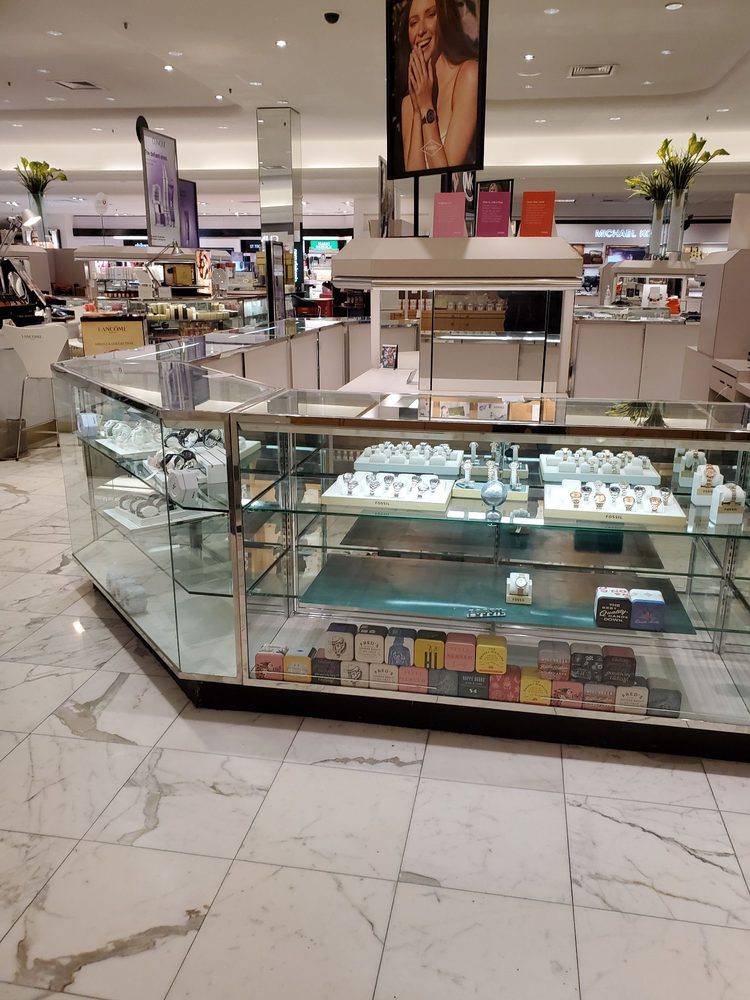 DILLARD’S Updated September 2024 15 Reviews 3030 Oak View Dr