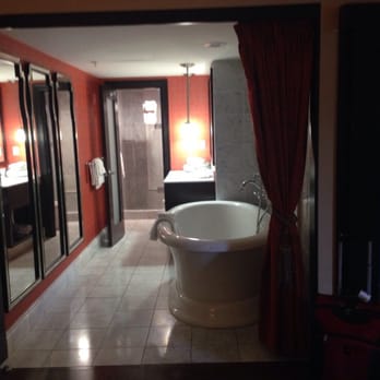 The Cheshire - The soaking tub in our room - Hotels Near Me - St. Louis, Missouri