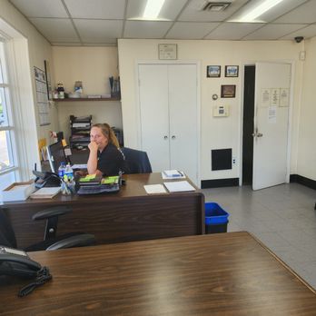 Capital Auto Glass - This is employee and it shows door off to the side of her desk where the signs are located which she never pointed out this morning - Auto Glass Services Near Me - Temple Hills, Maryland Capital Auto Glass - This is employee and it shows door off to the side of her desk where the signs are located which she never pointed out this morning - Auto Glass Services Near Me - Temple Hills, Maryland
