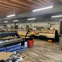 Roadhouse Market - The Roadhouse But her & Market place :)