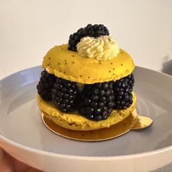 Yuzu Macaron