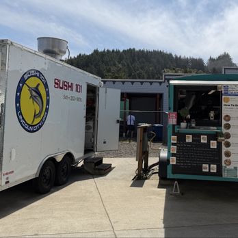 The Pines Dine - Thai - Food Trucks Near Me - Lincoln City, Oregon The Pines Dine - Thai - Food Trucks Near Me - Lincoln City, Oregon