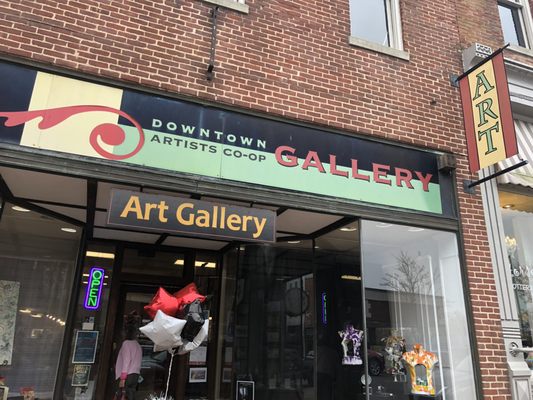 Downtown Artists Co-Op and Gallery by null