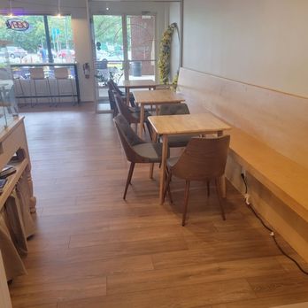 Amor Cafe & Pastry - Bakeries Near Me - Centreville, Virginia