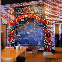 S & J Gran Cafe - Inside