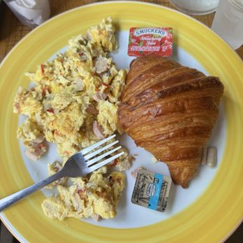 Le Parc Cafe - Coffee & Tea Near Me - Miami, Florida