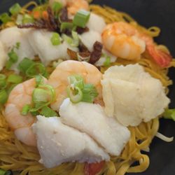 Sam's Noodle Station - Fillet Fish and Shrimp Egg Noodles (dry style)
