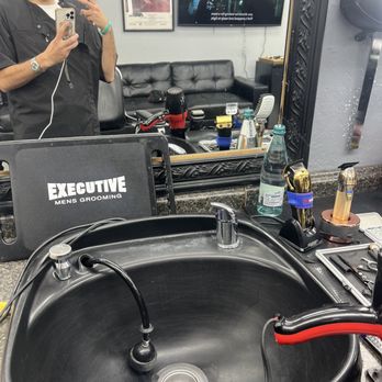 Executive Mens Grooming - Executive barber at EMG barbershop - Men's Hair Salons Near Me - Phoenix, Arizona Executive Mens Grooming - Executive barber at EMG barbershop - Men's Hair Salons Near Me - Phoenix, Arizona