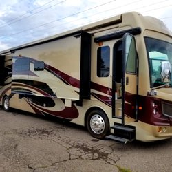 Arizona Route 66 RVs - Beautiful 2018 Fleetwood Discovery 40X for sale. Only 5,400 Miles!!!