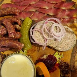 Zum Steigkopf - Wildbrett (Wildschweinwurst, Kochkäse und Brot)