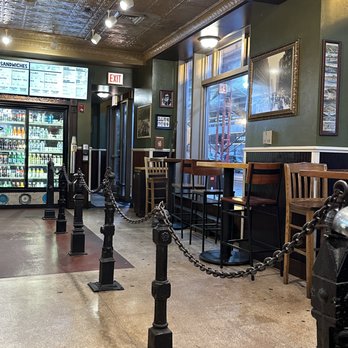 Potbelly - vintage decor - Sandwiches Near Me - Chicago, Illinois Potbelly - vintage decor - Sandwiches Near Me - Chicago, Illinois