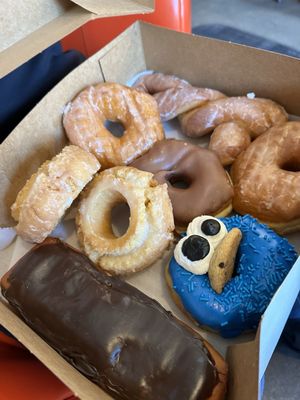 Sandy's Donuts by null