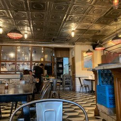 Motorino Pizza - Interior