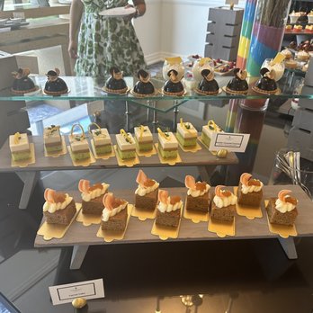 Four Seasons Hotel Washington - Dessert room - Hotels Near Me - Washington, DC, District of Columbia Four Seasons Hotel Washington - Dessert room - Hotels Near Me - Washington, DC, District of Columbia