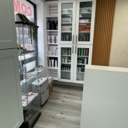 Munni Hair & Skin Care Salon