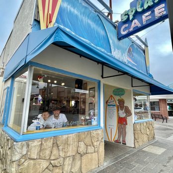 Splash Cafe - The boys - American Near Me - Pismo Beach, California