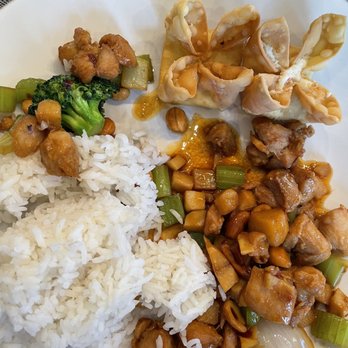 Gaslight Kitchen - Chinese Near Me - East Grand Rapids, Michigan