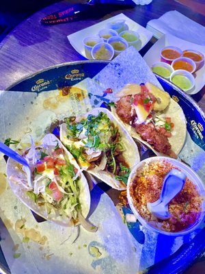 Taco diVino by null