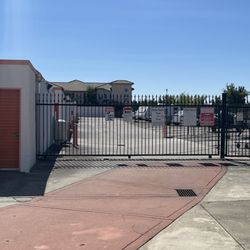 Sentry Storage - Clean grounds