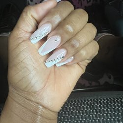 Kingdom Nails & Spa - Full set with diamonds