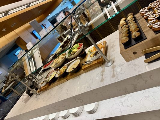 Delta Sky Club by null