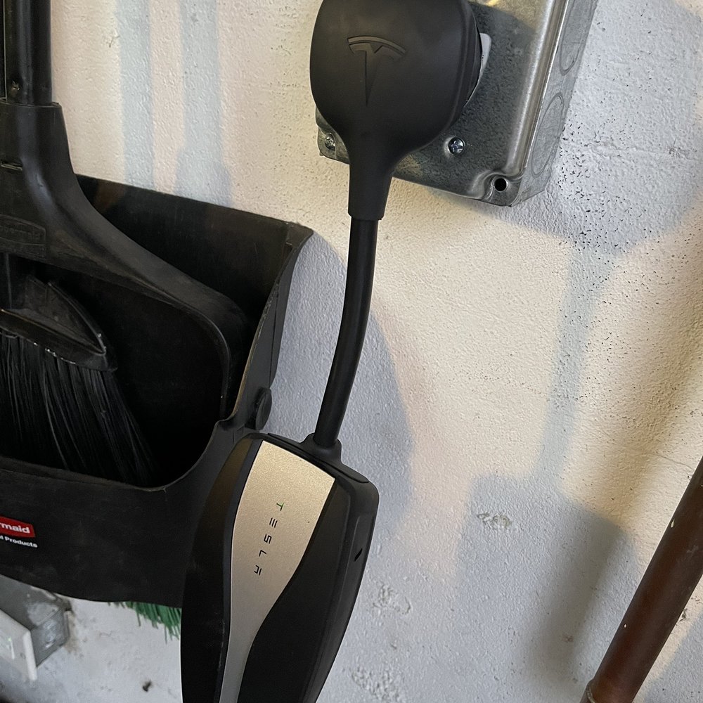 Osmar Low Voltage electrical - 220 volt outlet - Handyman Near Me - Lawndale, California Osmar Low Voltage electrical - 220 volt outlet - Handyman Near Me - Lawndale, California