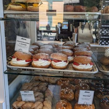 Doe Donuts - Donuts Near Me - Portland, Oregon