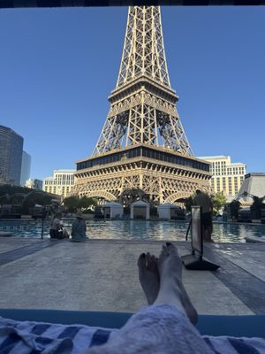 Pool a Paris by null