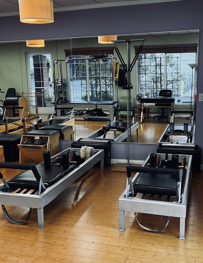 Hailey Paton Pilates & Physical Therapy Logo