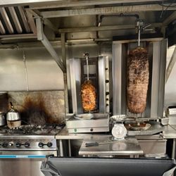 Al Azayem Restaurant - Chicken and beef shawarma