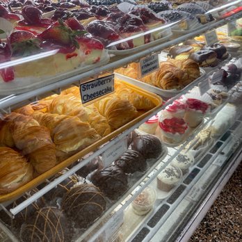 Bova's Bakery - Bakeries Near Me - Boston, Massachusetts