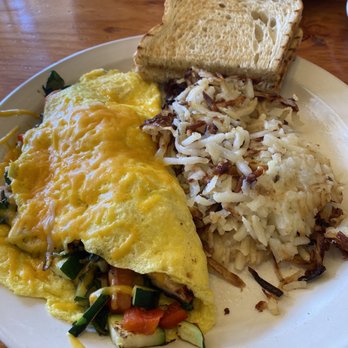 Pine Country Restaurant - Veggie Omelette with hash browns and sourdough toast - Breakfast & Brunch Near Me - Williams, Arizona Pine Country Restaurant - Veggie Omelette with hash browns and sourdough toast - Breakfast & Brunch Near Me - Williams, Arizona