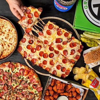 Green Lantern Pizza - Green Lantern Pizza offers a wide range of pizza, salads, chicken wings, and more! - Pizza Near Me - Warren, Michigan Green Lantern Pizza - Green Lantern Pizza offers a wide range of pizza, salads, chicken wings, and more! - Pizza Near Me - Warren, Michigan