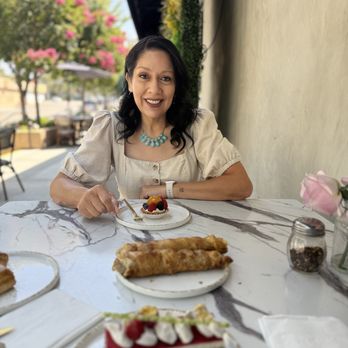 Art's Bakery & Cafe - Bakeries Near Me - Glendale, California Art's Bakery & Cafe - Bakeries Near Me - Glendale, California
