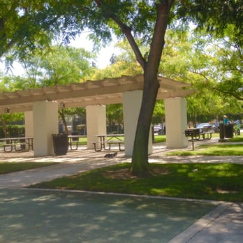 Valley Oak Park - Shaded picnic benches - Parks Near Me - Irvine, California