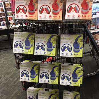 2nd & Charles - Headphones - Used Bookstore Near Me - Utica, Michigan